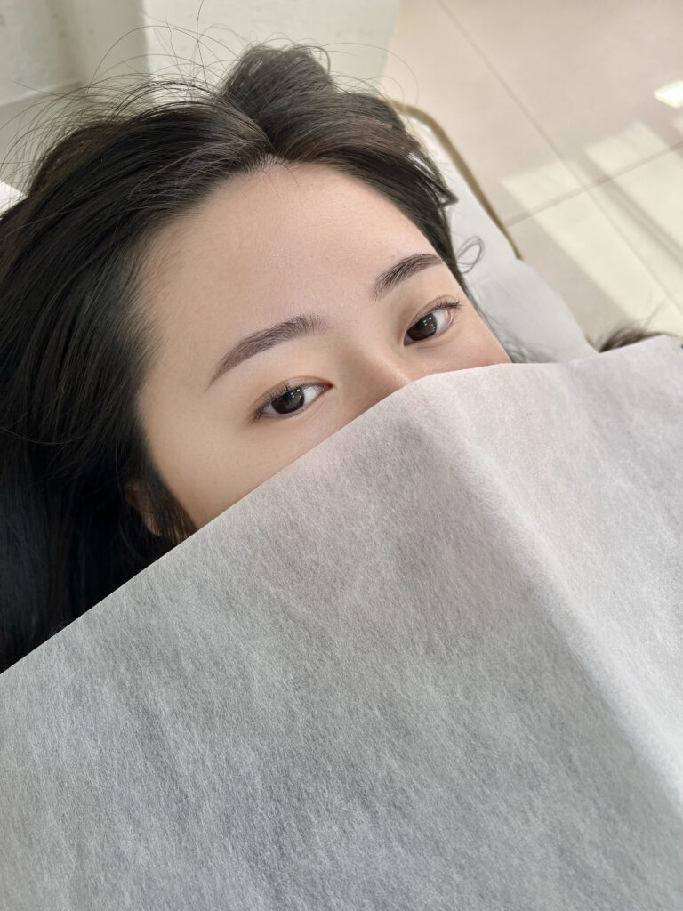 수완지구 어라운드에서 시술한 섀도우 눈썹 탈각 후 자연스럽게 착색된 모습